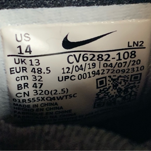 Nike Vapor Edge Elite 360 Flyknit Football Cleats - Picture 12 of 12